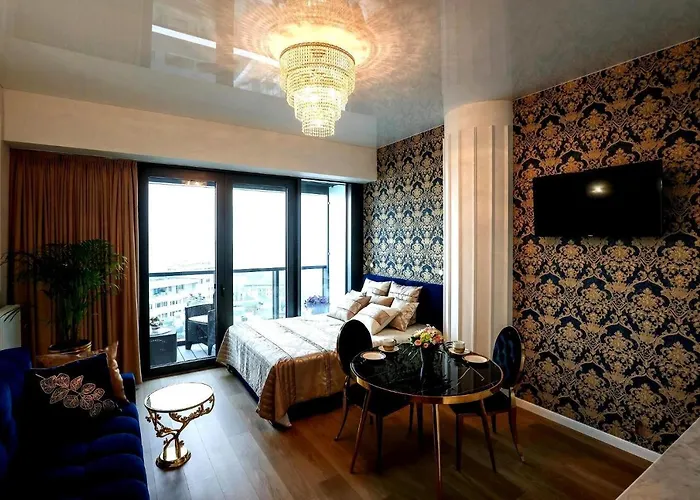 Hanza Tower Diamond Class Apartment